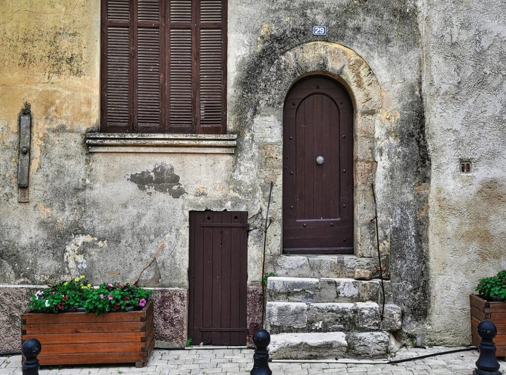 seal windows doors